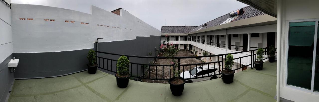 Aurora Hotel Siliwangi Cirebon Ngoại thất bức ảnh