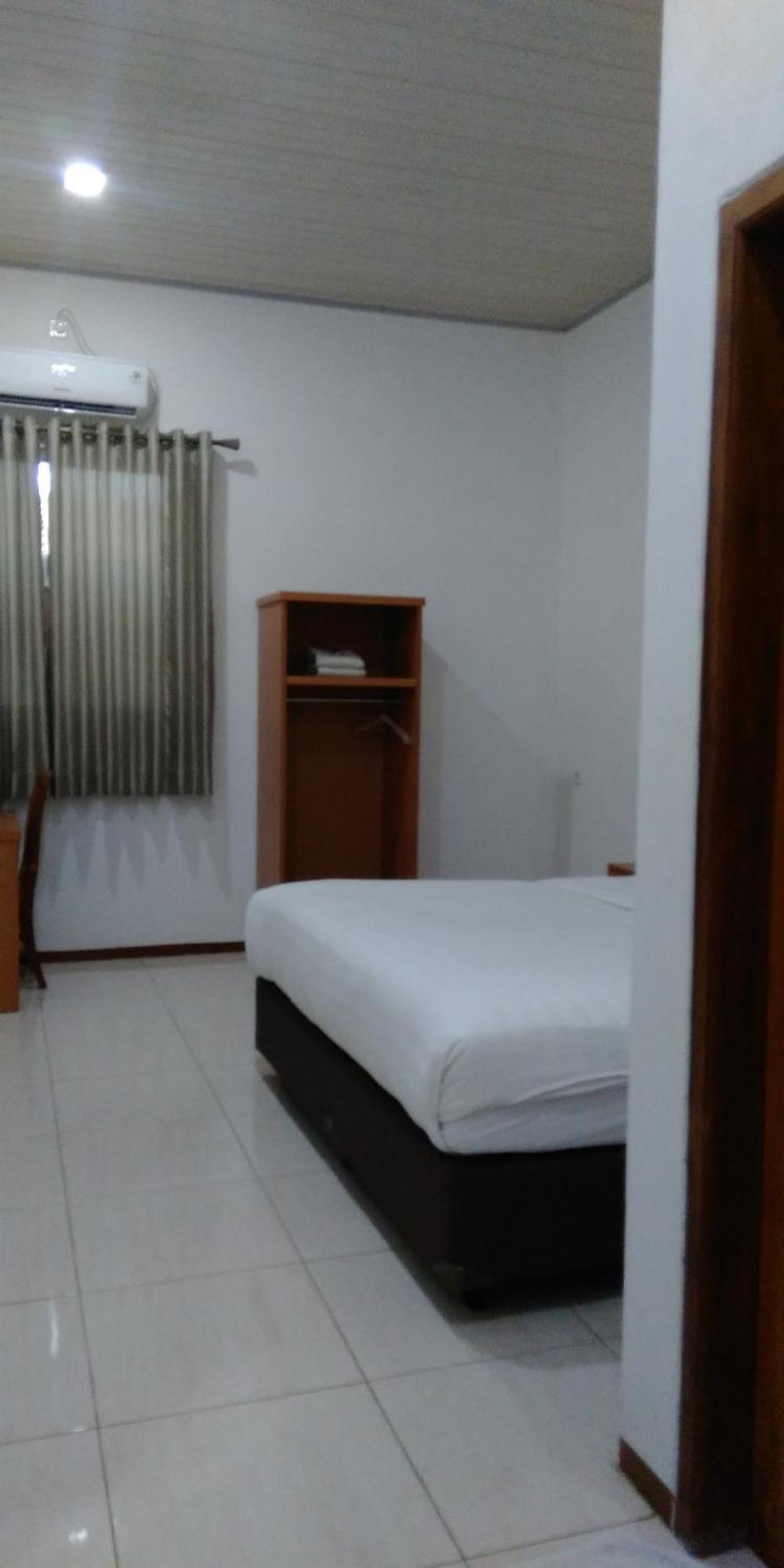 Aurora Hotel Siliwangi Cirebon Phòng bức ảnh
